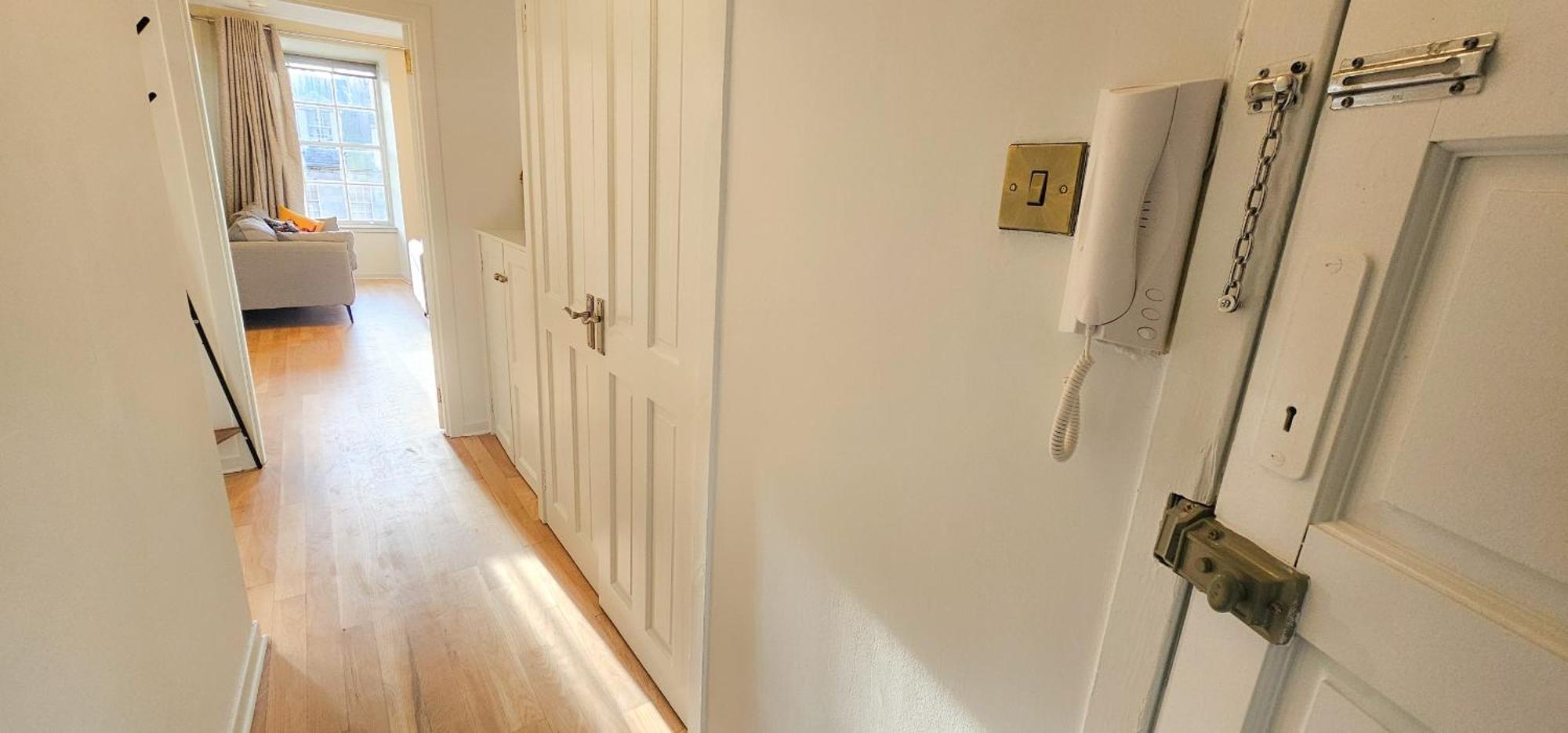 Royal Mile - Bright 2 Bedroom Apartment Edinburgh Exterior photo
