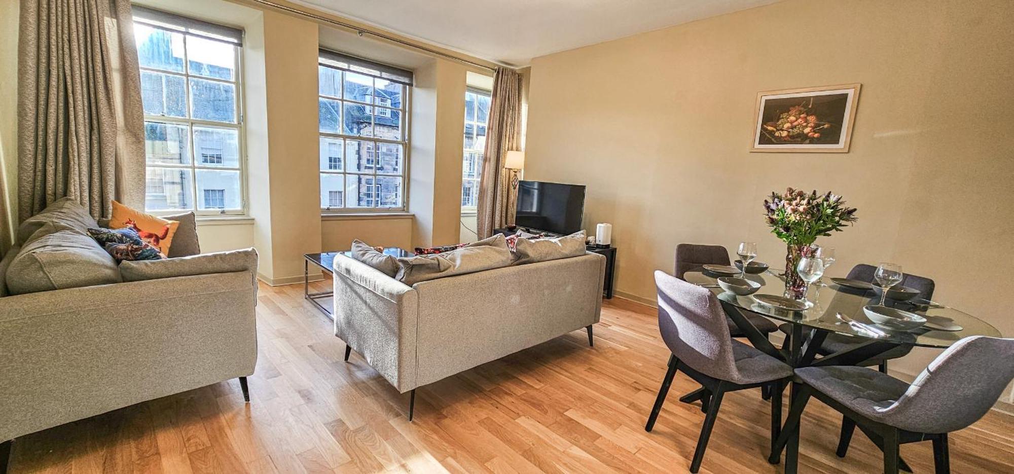 Royal Mile - Bright 2 Bedroom Apartment Edinburgh Exterior photo